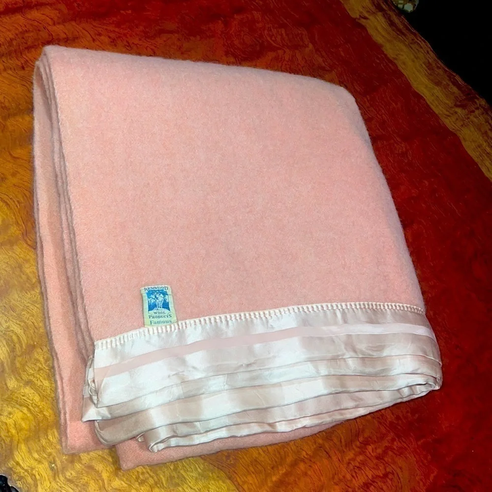 Kenwood Wool Products Dusty Pink Satin Trim Mothproofed Blanket 71” x 84”